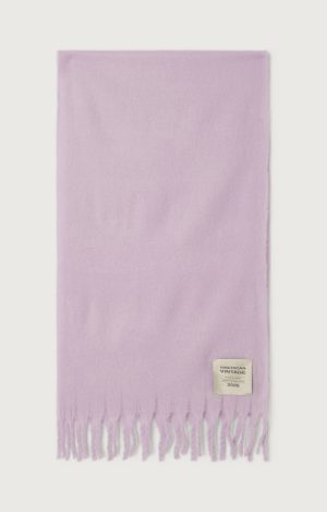American Vintage Zinaco sjaal ZI20AH26LILL in Lilas Logo, zachte lichtlila gebreide sjaal met franjes aan de uiteinden.
